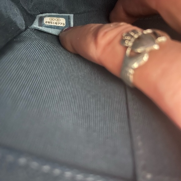 CHANEL 19B Medium Blue Caviar Boy Bag - Picture 3 of 12